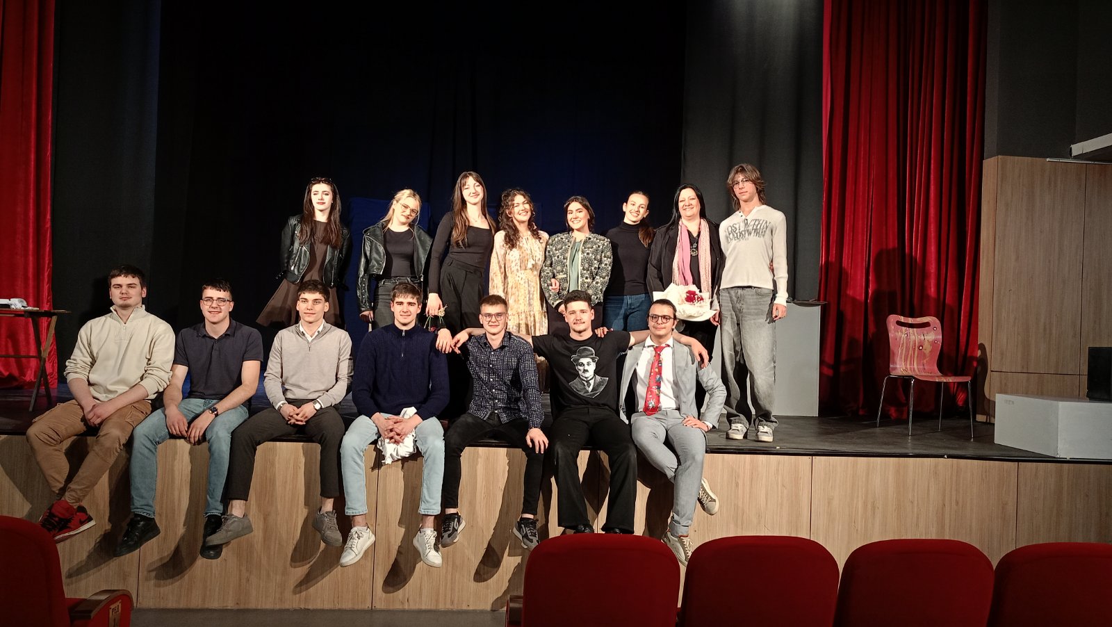 Хуманитарна представа